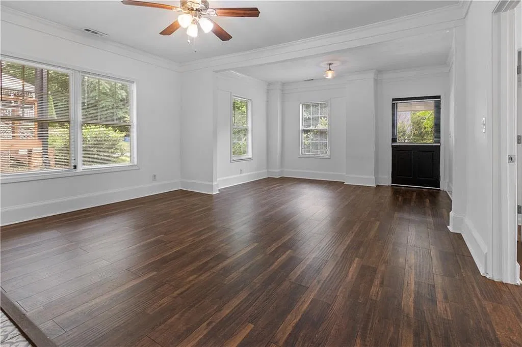 3 bed, 2.0 bath, 1230 sqft, $2,100 — Photo 3