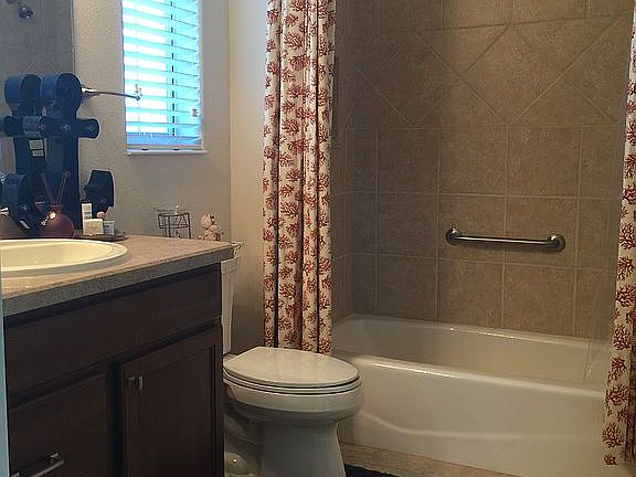 Guest bath jack + jill