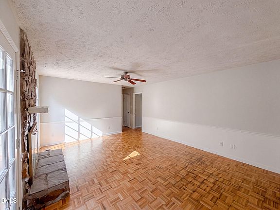 3rd image of 2337 Rolling Hill Rd