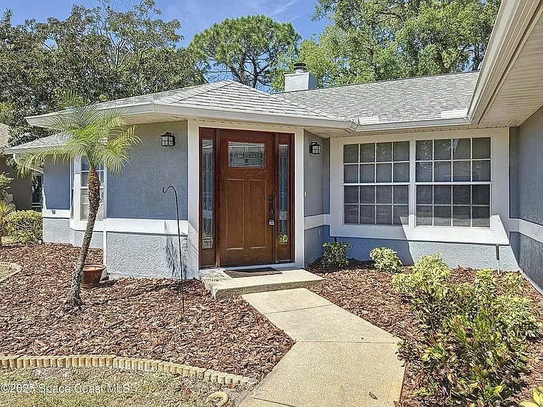 101 Cove Loop Dr — Photo 2