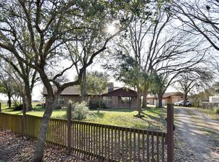 381 McDonald Rd, Port Lavaca, TX 77979