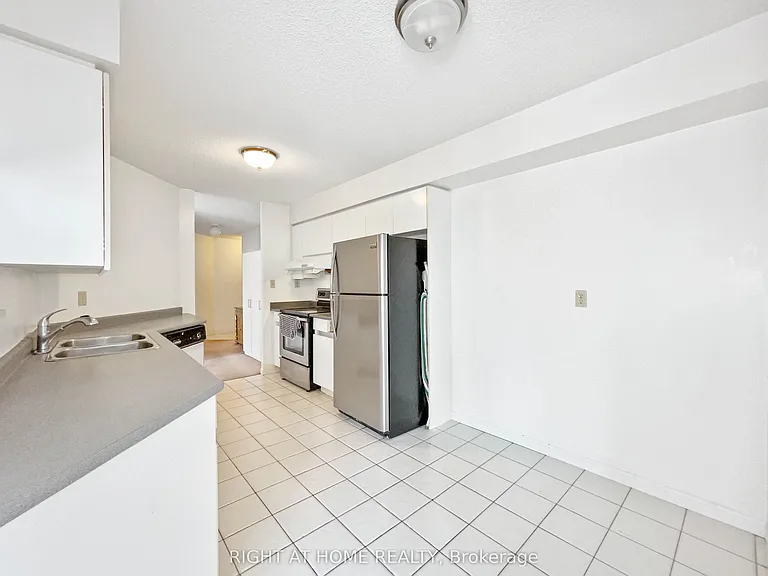 24 Wellesley St W #1113 — Photo 29