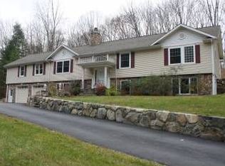 963 Stoneleigh Ave, Carmel, NY
