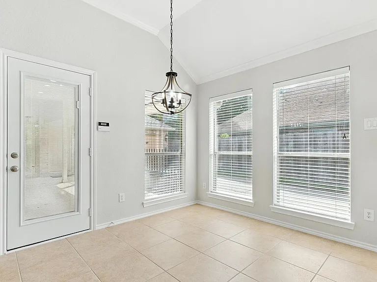 28527 Connordale Ln — Photo 10