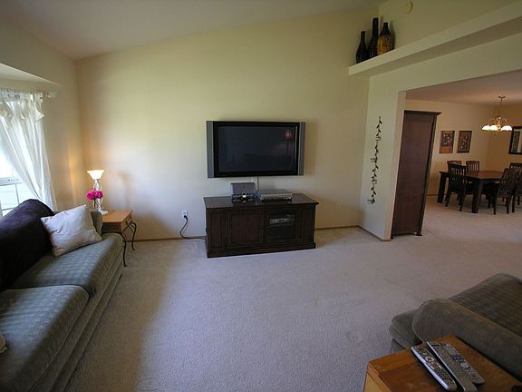 4th image of 11622 123rd Avenue Ct E
