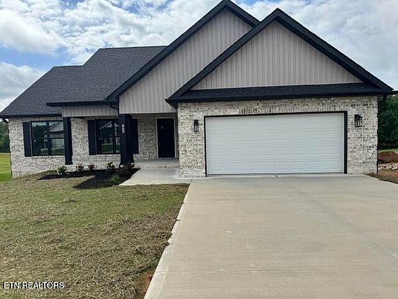2nd image of 1032 Pathways Dr