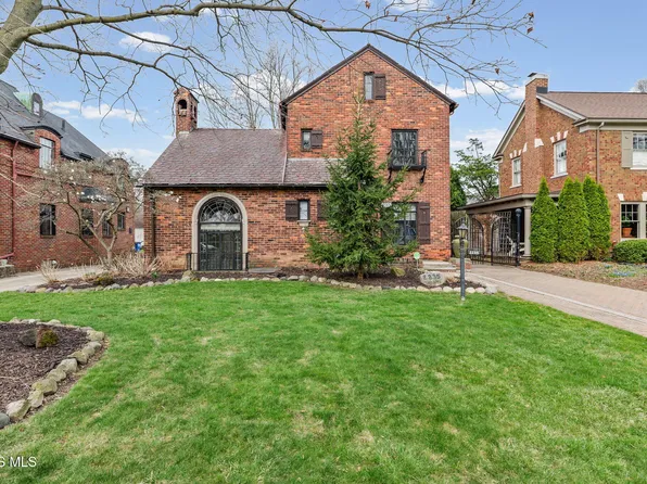 2235 Meadowwood Dr, Toledo, OH 43606