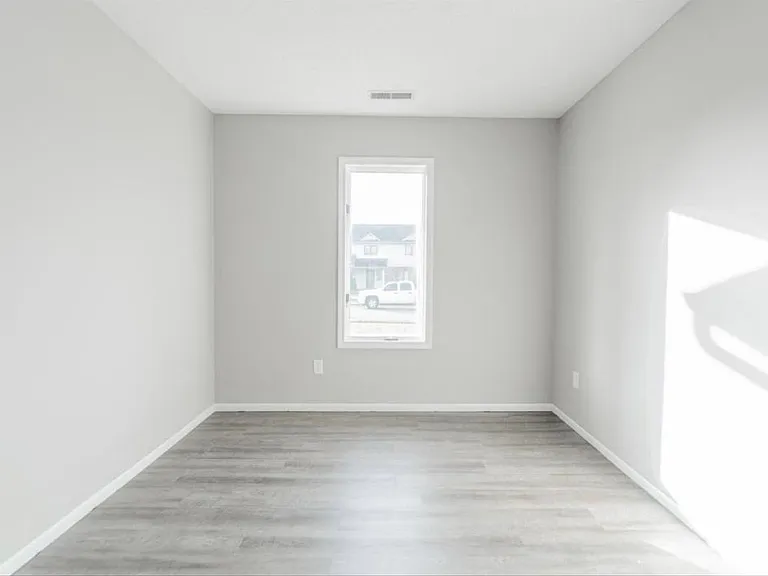 7423 Leswood Ct — Photo 11