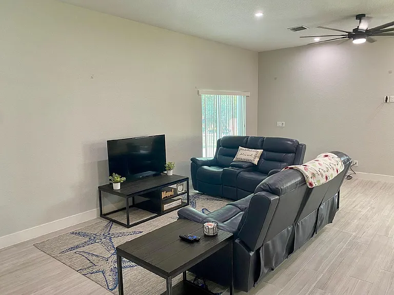 3310 SW Savona Blvd — Photo 3
