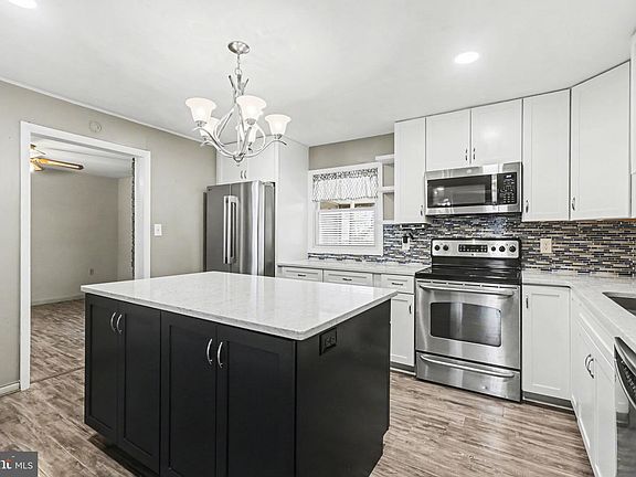 5th image of 3111 Spring Rd