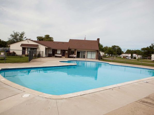 Candlewick Court, 1800 Candlewick Ct, Owosso, MI 48867