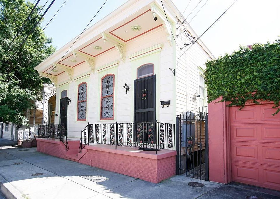 1st image of 628 Kerlerec St