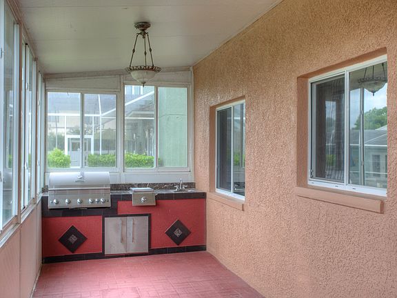 3rd image of 16318 Muirfield Dr