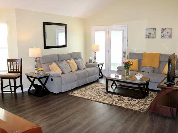 3rd image of 4823 Carnoustie Ct