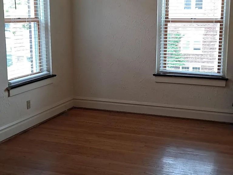 1017 Hi Pointe Pl #4 — Photo 4
