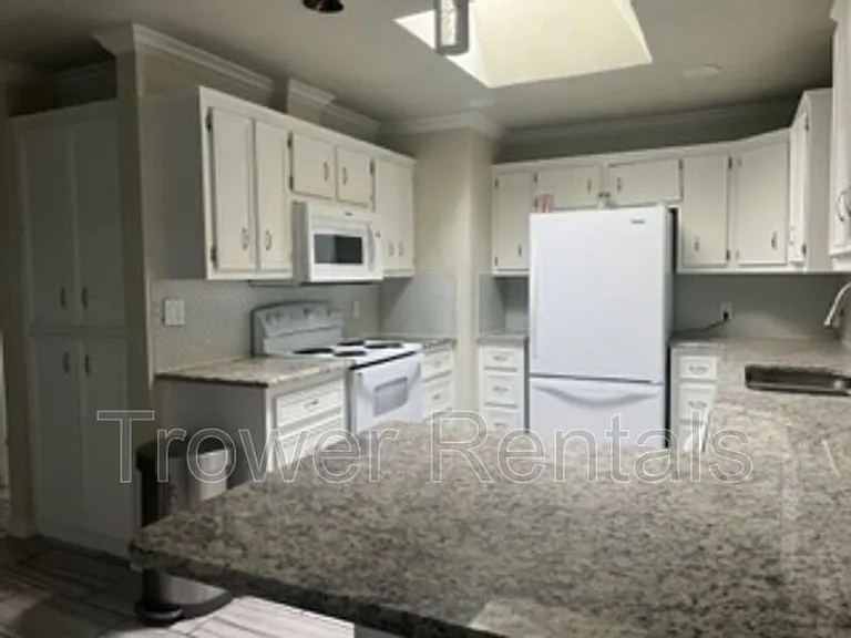 4011 E Everglade Ave — Photo 11