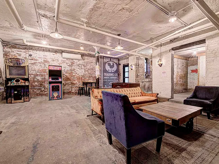 207 Madison St #13 — Photo 8