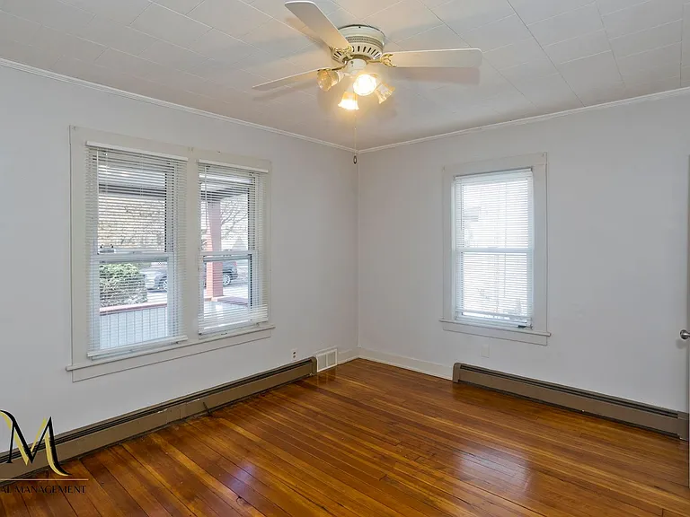 61 Hill St — Photo 7