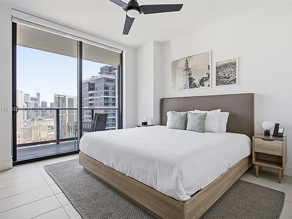 3rd image of 159 NE 6th St #2914