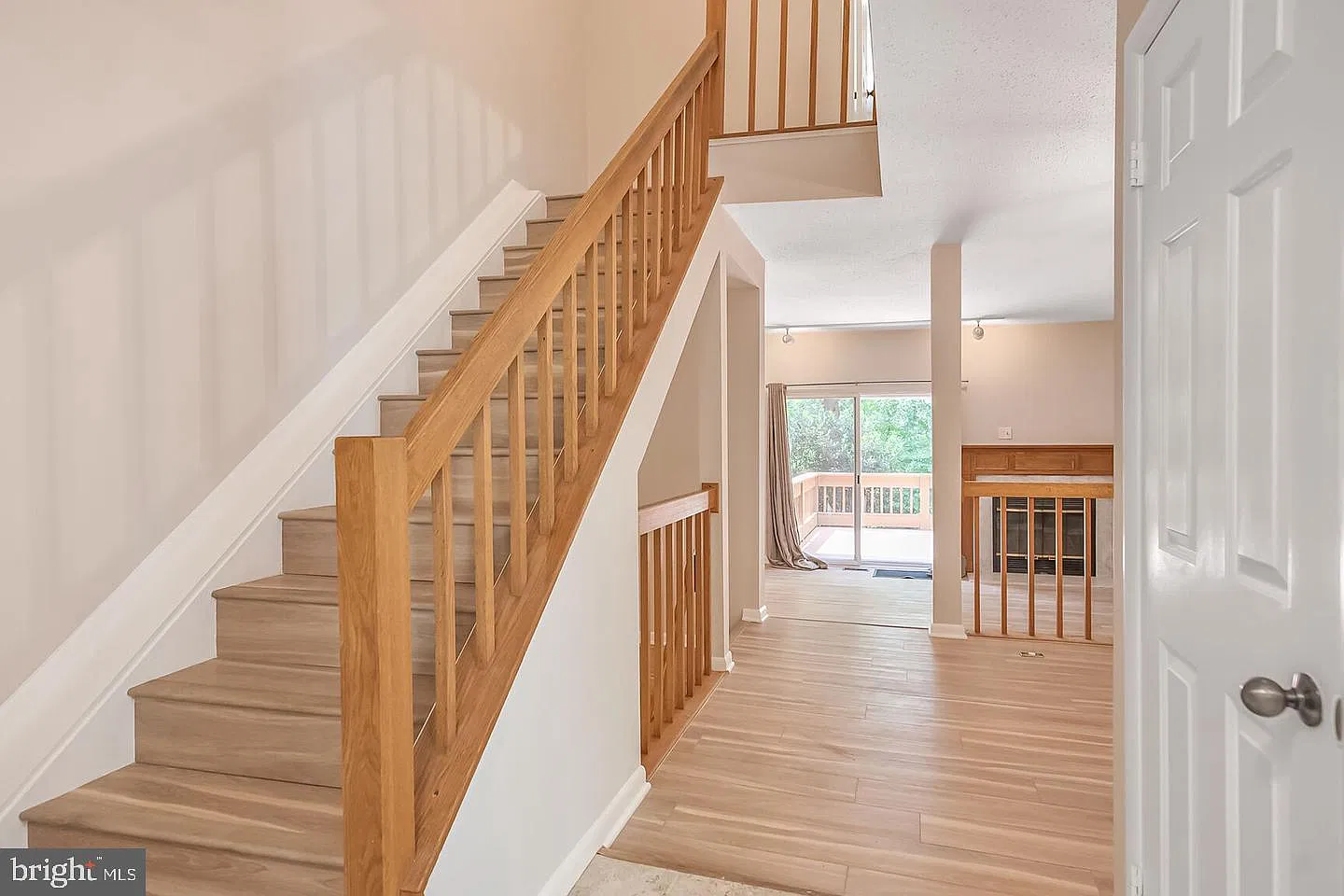 3 bed, 4.0 bath, 1865 sqft, $3,200 — Photo 2