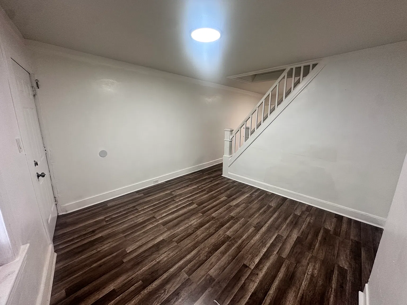 2 bed, 930 sqft, $1,200 — Photo 3