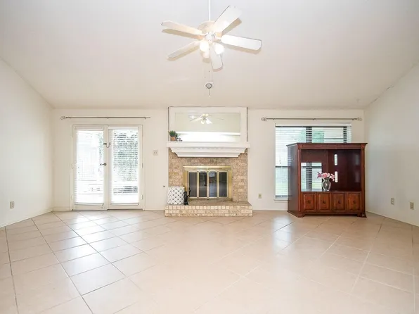 4902 Rainwater Dr, Pasadena, TX 77505