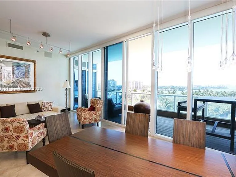 100 S Pointe Dr #601 — Photo 2
