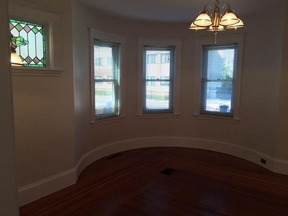 4th image of 0X Washington St #1