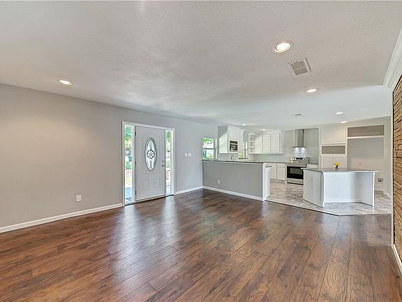 4th image of 2315 Holsum Cir
