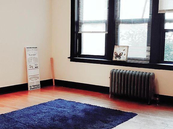 4th image of 10928 S Vernon Ave APT 1S