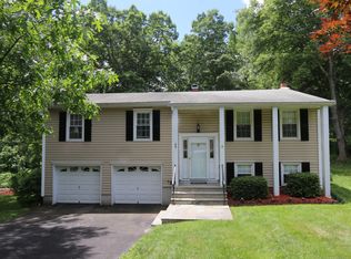 49 Tulip Rd, Mahopac, NY 10541