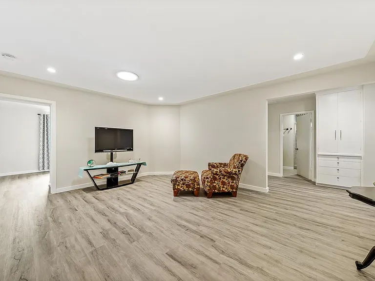 Living room - Flat screen tv