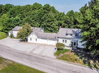 3951 Waynesburg Dr SE, Canton, OH 44707