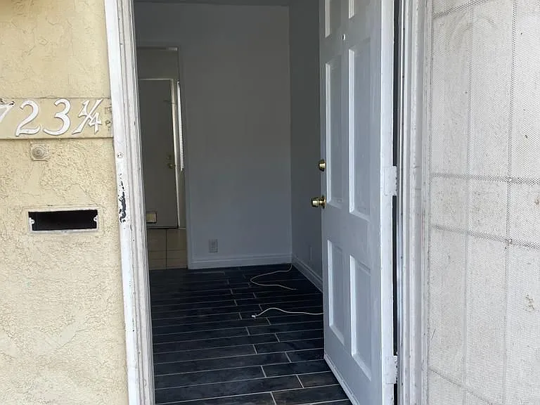 9723 Belmont St #9723-1/4 — Photo 3
