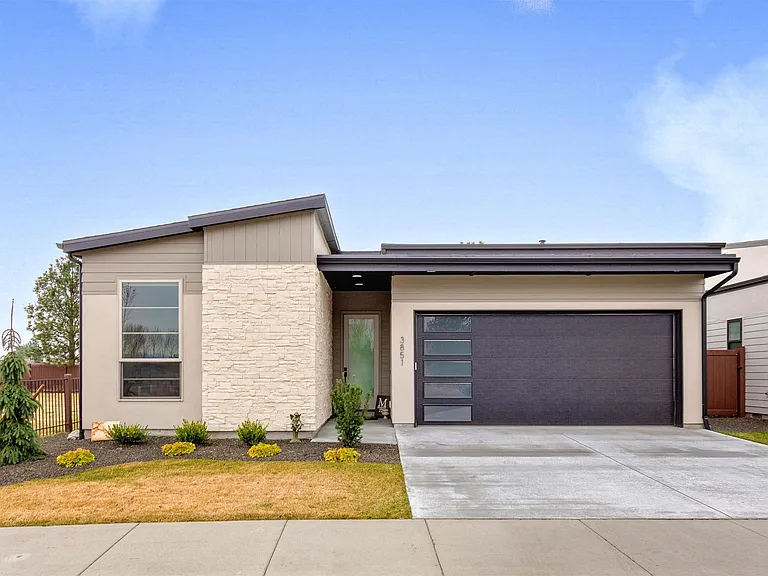 3851 W Crossley Dr — Photo 1