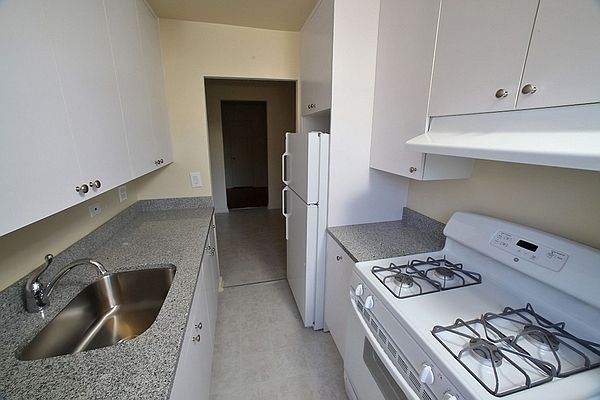2nd image of 2775 E 12th St APT 622
