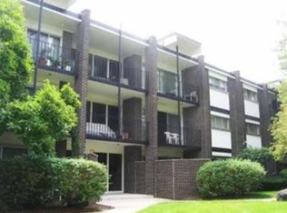 4710 Russett Ln #R2, Skokie, IL 60076