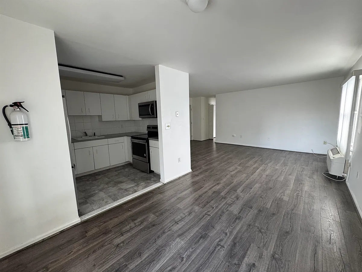 Building Photo - 144 70th St #2A
