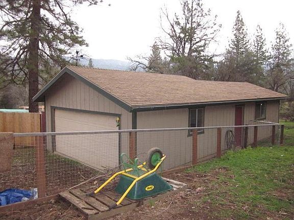 4th image of 49832 Pierce Dr