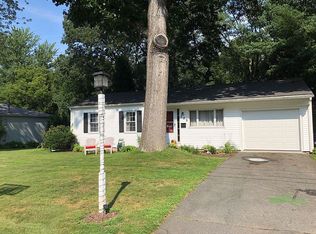 126 Oxford Rd, Holyoke, MA 01040