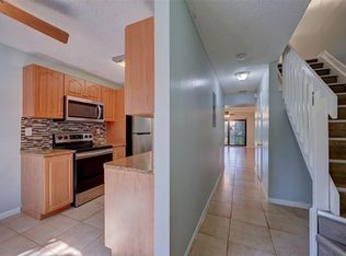 9881 Riverside Dr #10, Coral Springs, FL 33071