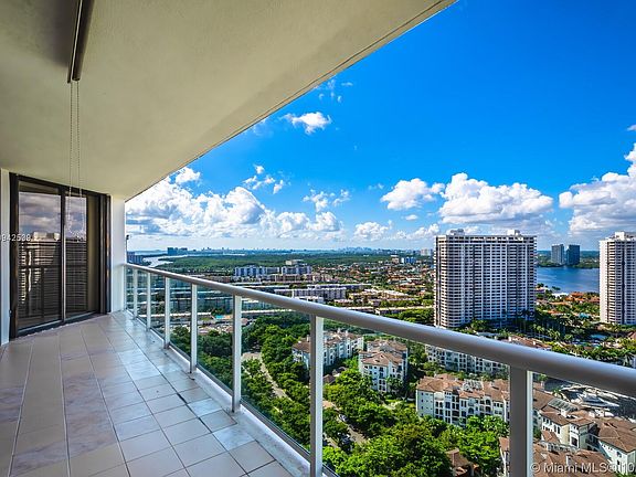 2nd image of 4000 Island Blvd #2903