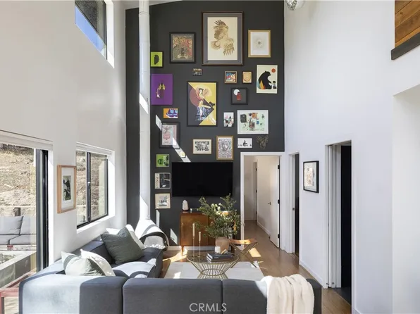 32945 Juniper Ln, Green Valley Lake, CA 92341