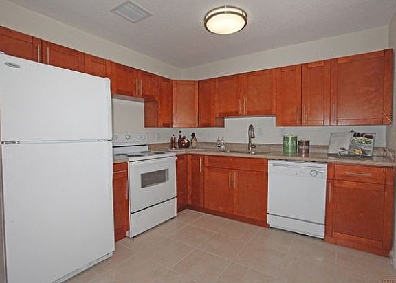 5th image of 152 SE 30th Ave