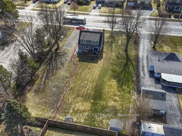 188 Thorold Rd, Welland, ON L3C 3V7