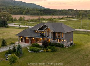 11 Windrose Valley Blvd, Clearview, ON L9Y0K2