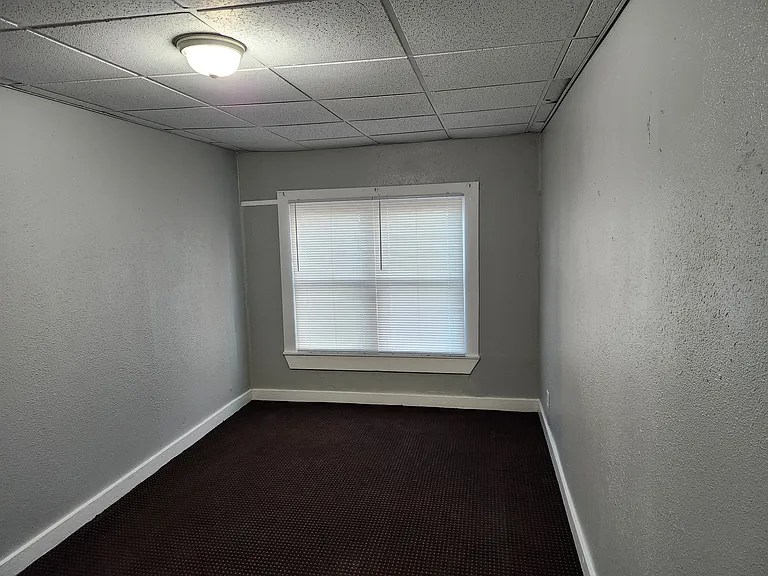 913 Gidding St #7 — Photo 11