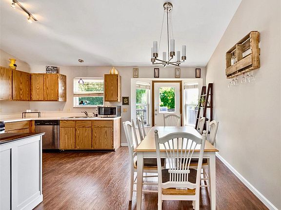 4th image of 108 Bracadale Ave