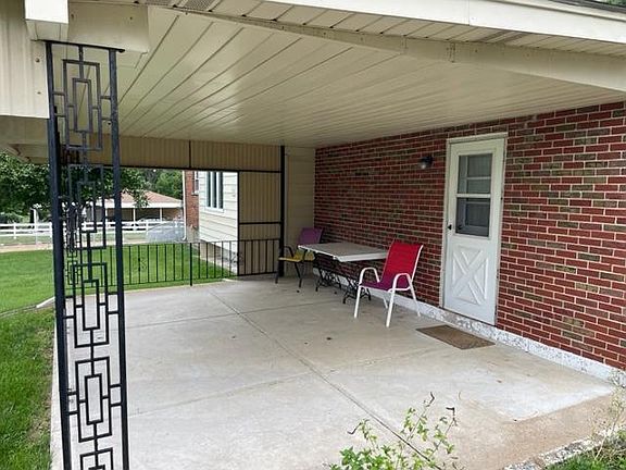 4th image of 9853 Lakeford Ln