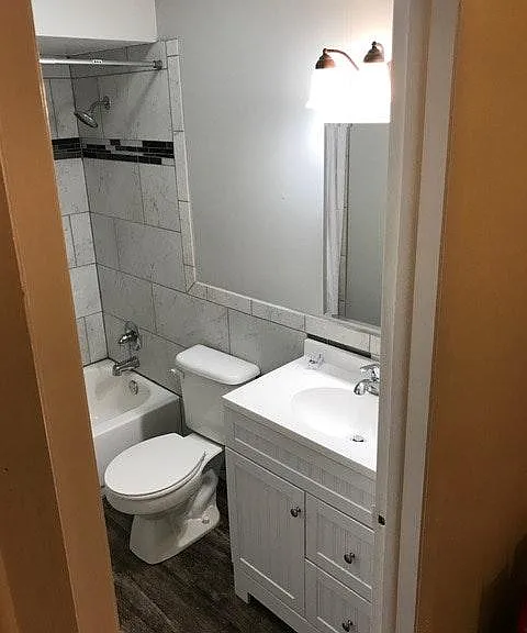 Upstairs Bath